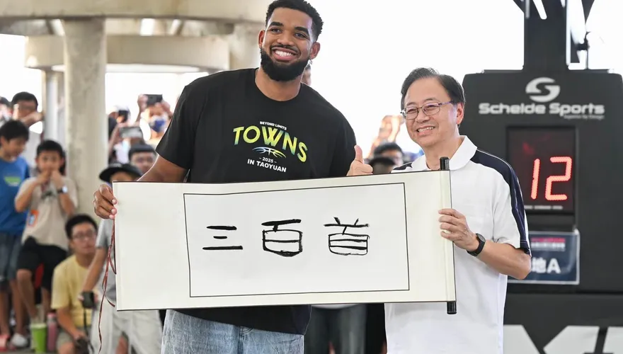 NBA球星唐斯「桃園大溪福仁宮」擲出聖筊後奪冠！張善政：認證靈驗