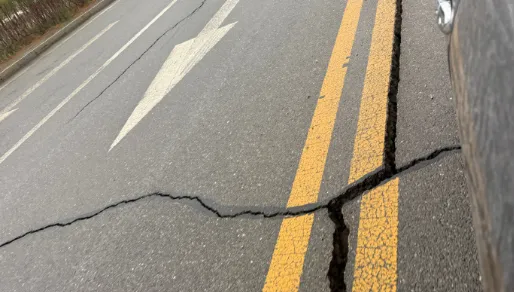 青海規模6.3強震釀1死4傷！路面瞬間裂開、超市商品散落一地