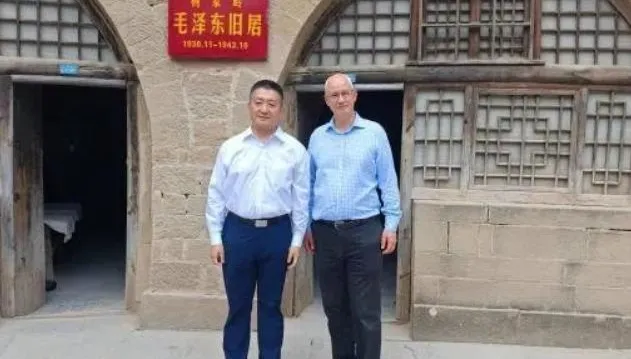 西方大使第一人！英駐陸大使破天荒訪「習近平插隊下鄉地」梁家河