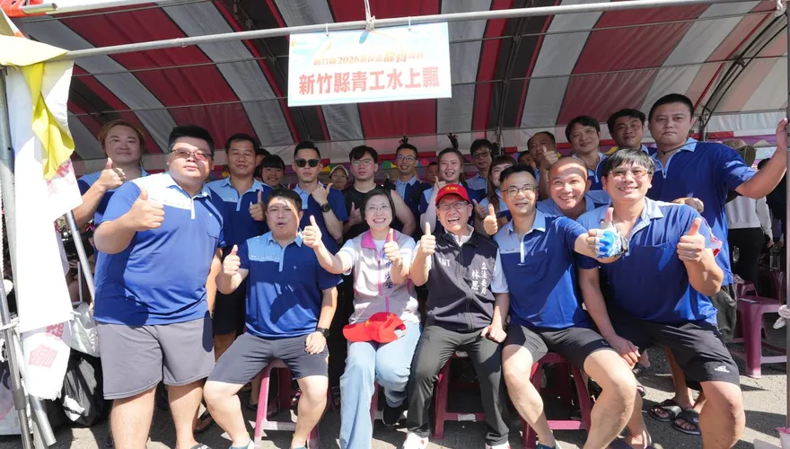 徐欣瑩出席新竹縣長盃龍舟賽　獲民眾高喊凍蒜　期許縣政大船乘風破浪