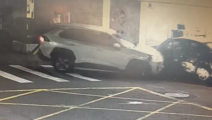 影/談分手變車禍現場！男駕車新竹街頭衝撞多次毀車釀2傷