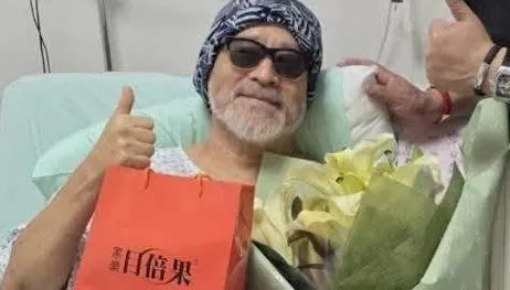班鐵翔西門町慘摔「腳斷成兩截」　坐輪椅現身氣喊告：損失破千萬
