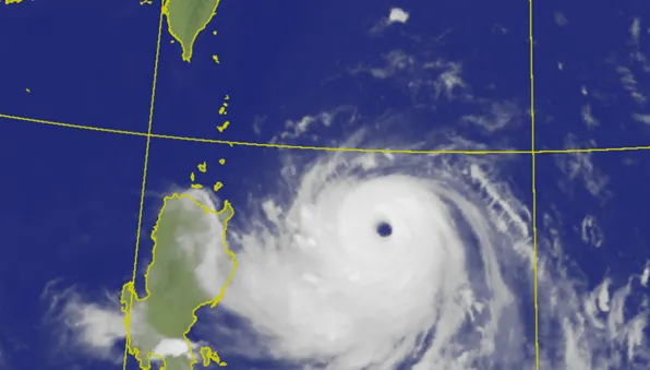 準強颱米克拉甩尾！估週四接近台灣　西部宜蘭外圍環流炸雨