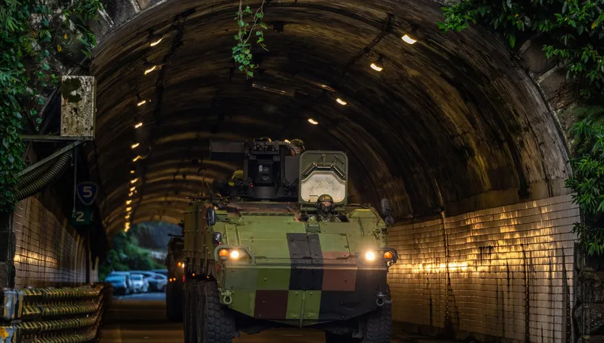 首都衛戍部隊立即備戰操演　關指部裝甲車馳援關鍵港口
