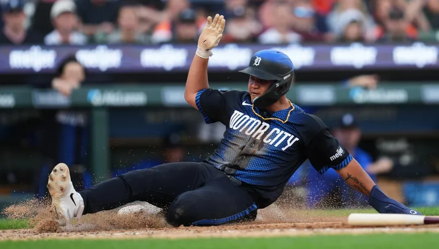 MLB/李灝宇棒打洋基王牌　短打衝上壘振臂「挑戰後改判出局」