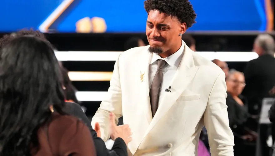 NBA/和老闆起口角畫面瘋傳　勇士總管澄清沒有鬧翻