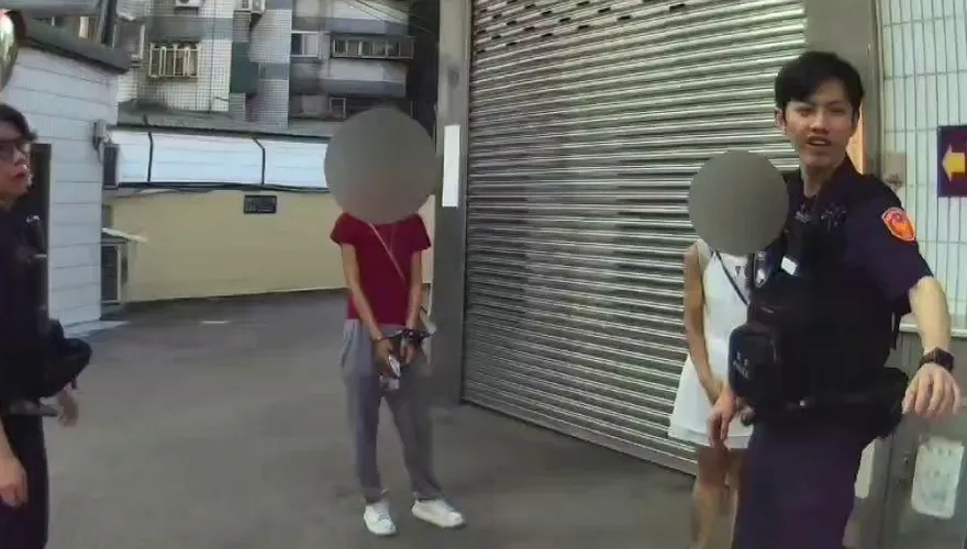 影/這種「會客菜」也太嗨！桃園2辣妹「竟帶毒品探監」