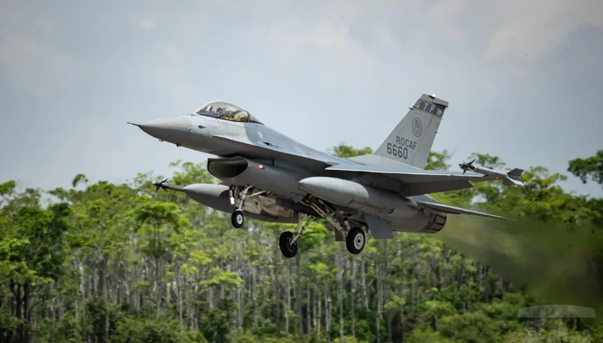 直擊/立即備戰操演Day 3　空軍戰機緊急升空實施戰力保存