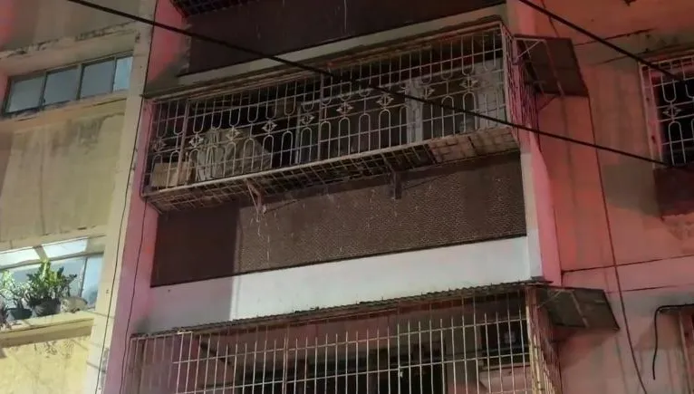 驚悚！高雄公寓「點亮不熄的廁所燈」　警破門驚見浮腫男屍