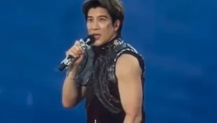 王力宏成都演唱會重摔濺血！經紀人：會徹底檢討及改進！