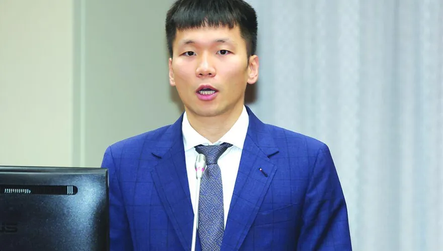 李洋得罪反改革派被請辭？沈春華曬「奧運經典聖筊照」發聲力挺