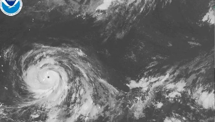 巴威來勢洶洶！一路向西移動　今直撲關島附近「羅塔島」
