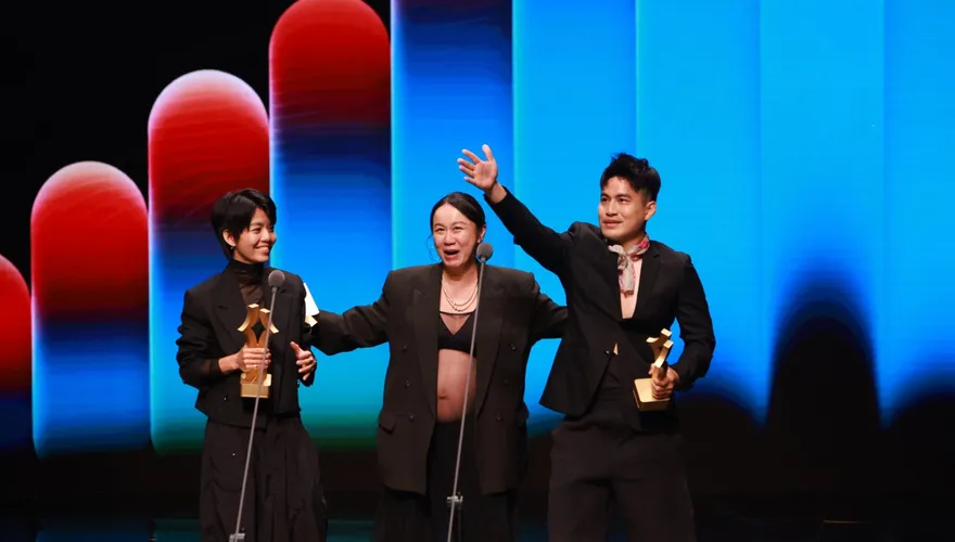 同婚後圓夢當媽！洪千涵「借弟弟精子」迎新生命　挺9月孕肚奪最佳導演