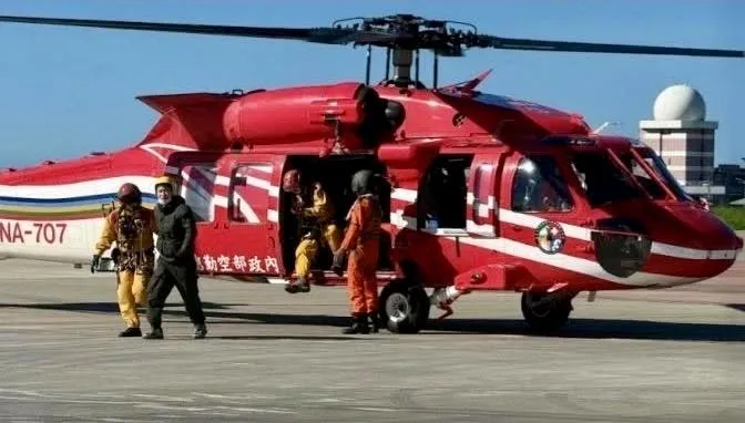嘉明湖登山客高山症發作　空勤急派黑鷹直升機救援