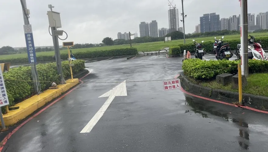 颱風巴威逼近！雙北7/10水門「只出不進」　北市下午2點起拖吊