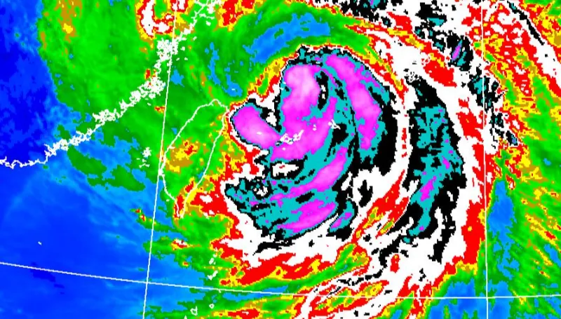 明再放一天？巴威最新風雨預測　13縣市達停班課標準