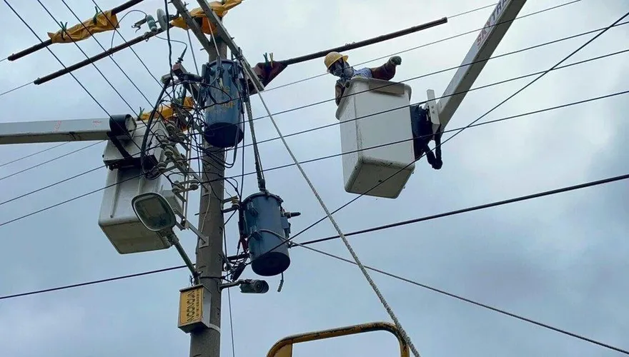 颱風巴威來襲！全台逾13萬戶停電　台電：4.4萬戶待復電