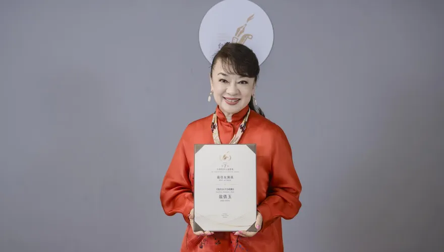 翁倩玉睽違47年重返台影壇首封后　《左撇子女孩》奪雙大獎