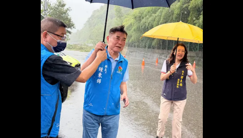 鍾東錦冒雨勘災！衝台3線大湖路段坍方現場畫面曝