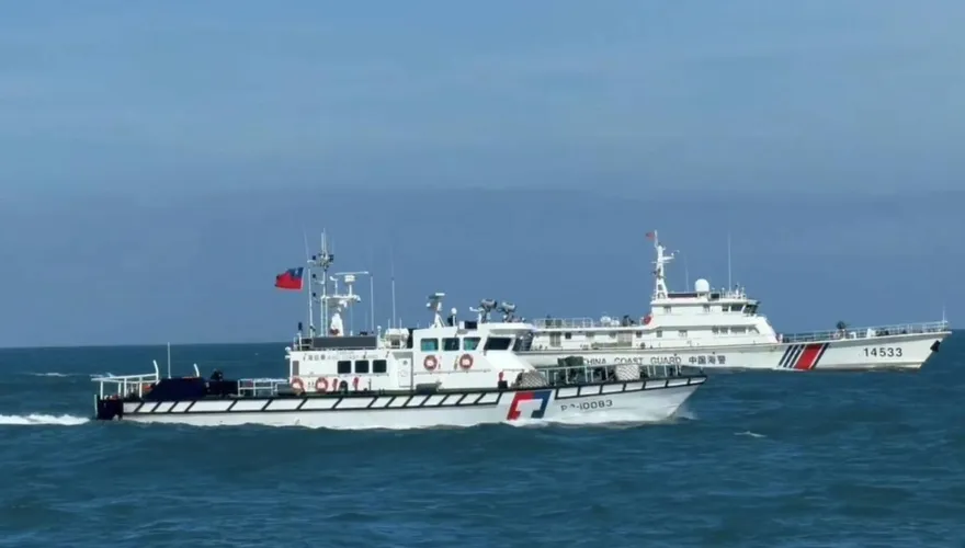 影/颱風巴威剛過！4艘陸海警船現身金門限制水域　海巡強勢驅離