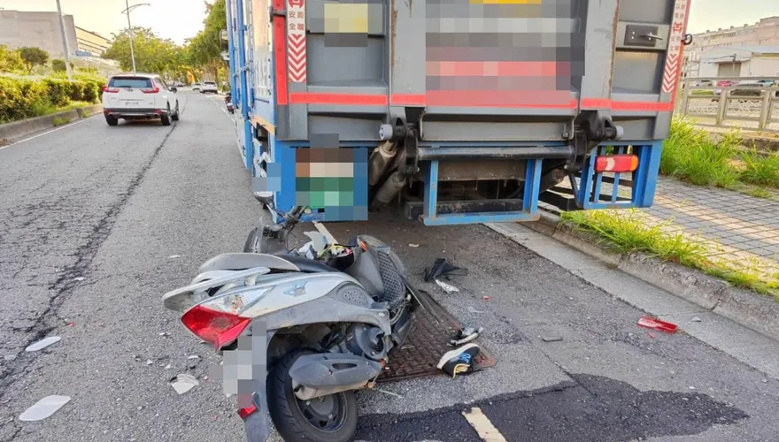 下班遇死劫！台中機車追撞大貨車、安全帽噴飛　33歲男亡