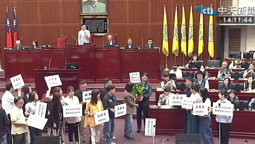 民進黨杯葛蔣萬安施政報告！送「山蘇」轟淹水天坑加砍樹
