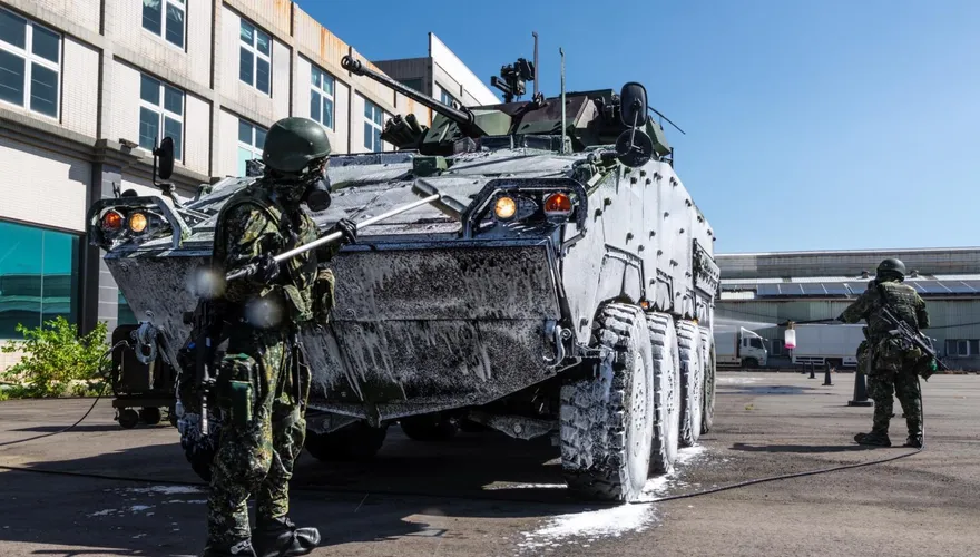 影/聯合防禦操演雲豹裝甲車除汙　36化兵群罕見核生化演練