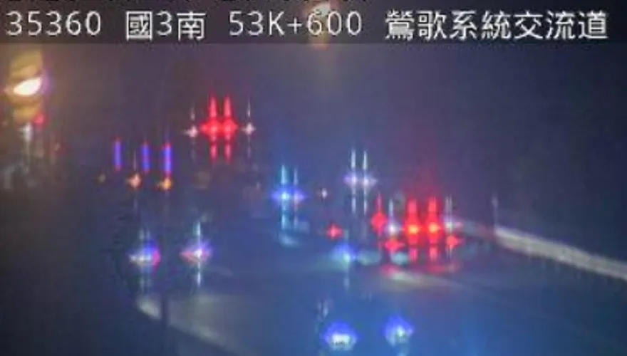 國3北上鶯歌系統4車追撞車禍！1人一度受困　多人受傷送醫