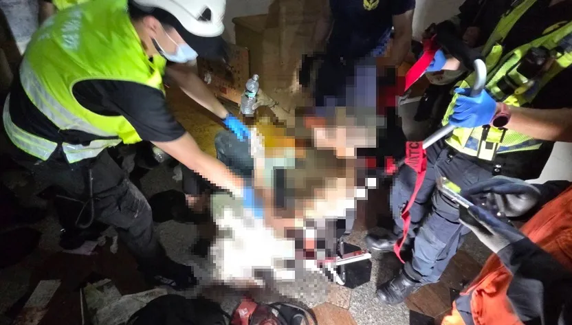 三重驚見「半空吊人」！50歲男卡防火巷2樓高狂喊救命