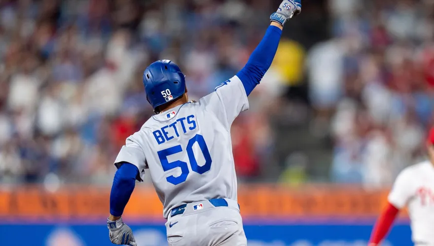 MLB/這球算誰的？貝茲單場雙響砲「首轟有爭議」