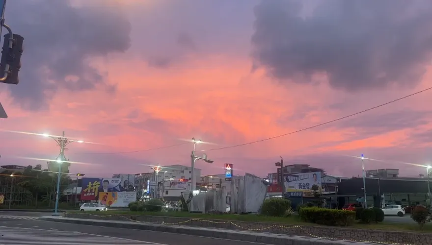 紅霞颱風增強變胖！花蓮天空驚見「紅霞」奇景　民眾驚呼太巧了