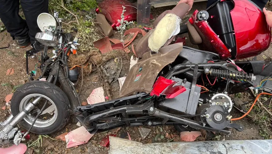 影/苗栗驚悚車禍！電動車躲不過逆向車猛撞　83歲翁慘死