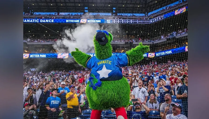 MLB/歡迎詹皇加盟！費城人吉祥物秀招牌灑粉動作