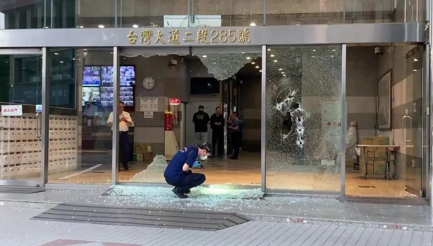 台中大道商辦遭槍擊掃射13槍　天道盟槍手遭羈押禁見