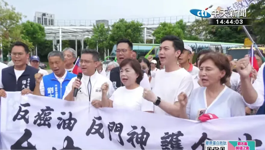 影/台中100輛遊覽車衝了！報名725上凱道大爆滿　民眾：要有人下台負責
