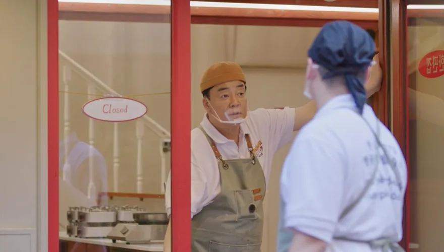 文化衝擊！白種元登法國美食之都開店　顧客看到「扁可頌」震驚