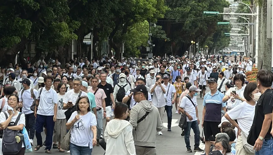 影/直擊！725「我是人我反毒台」　中山南、景福門擠爆