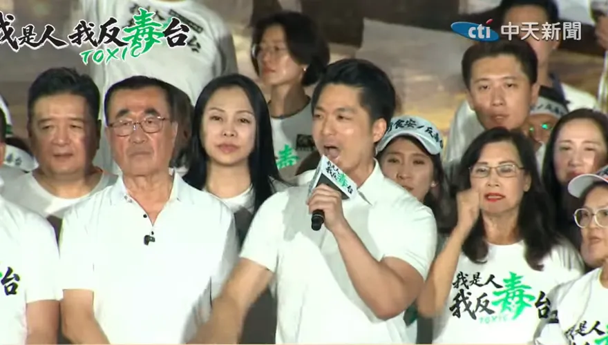 蔣萬安怒吼「政府難道不用負責下台嗎？」凱道20萬人暴動齊喊「下台！下台！」