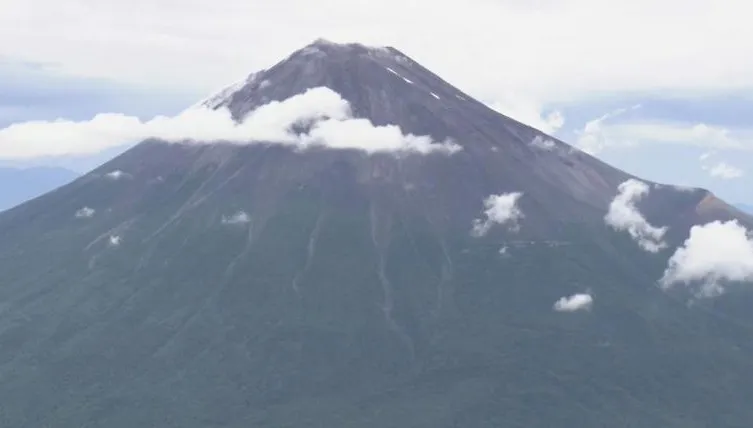 57歲台灣女攀富士山驚傳失去意識！登頂休息暈厥、送醫撿回一命