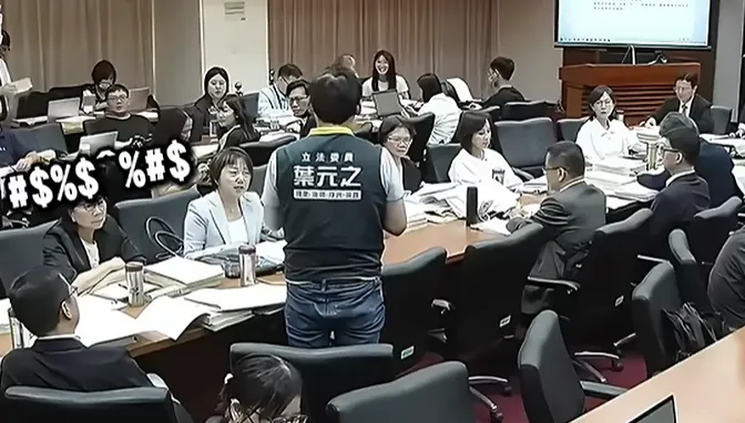 「老師被冤枉沒實質傷害」惹怒教界！葉元之開轟人本　立院大戰范雲