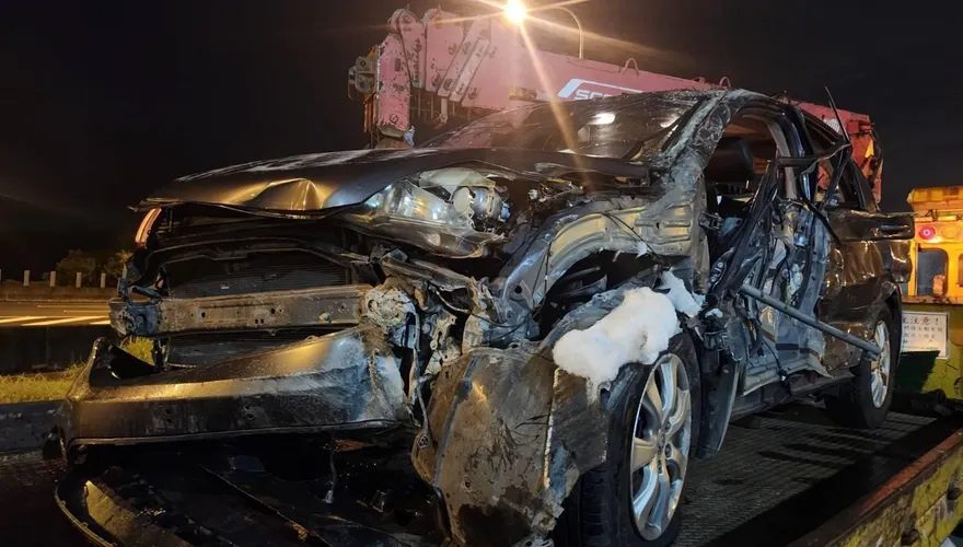 影/國3苑裡路段3車連環撞　2車翻3人輕傷