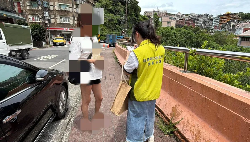 164張交通罰單沒繳！基隆女愛車停路邊遭查封　急辦分期才保住