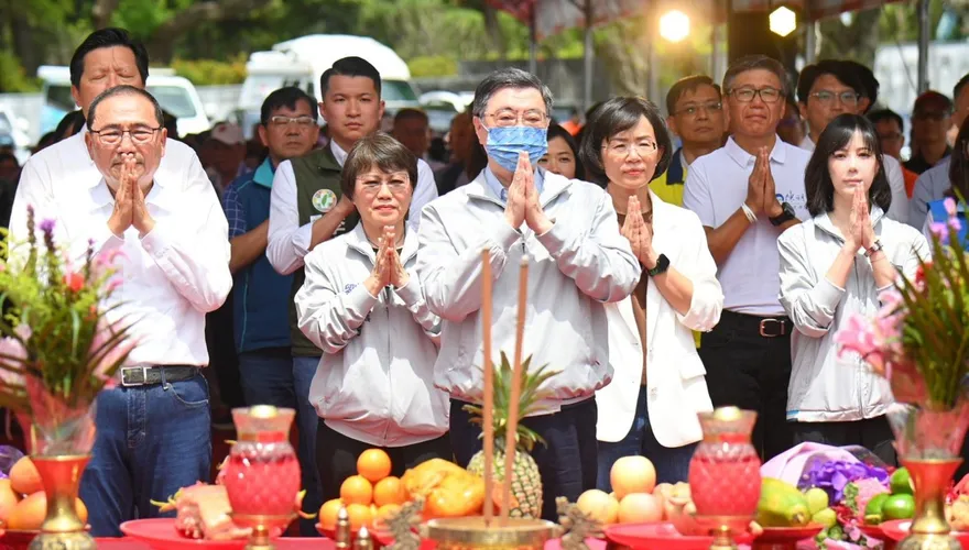 卓榮泰突傳出生病　感冒戴口罩出席新北105市道動土典禮
