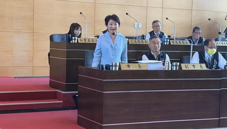 台中市議會亂鬥綠議員控遭推擠　盧秀燕反嗆：我也遭受妳的暴力