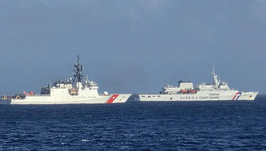 AIT率先曝光　海巡署首度公開台、美海防艦艇編隊航行