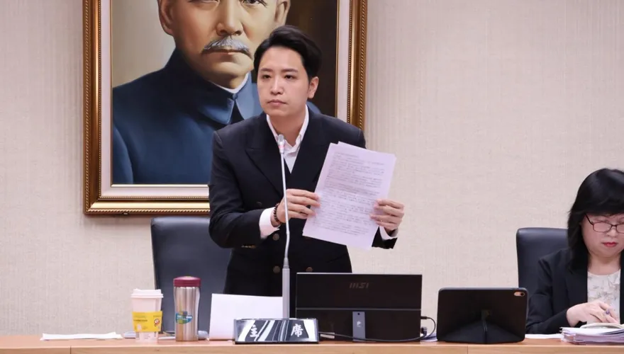 范雲控不讓討論大翻車！羅廷瑋列鐵證重砲打臉「校事會議之母」