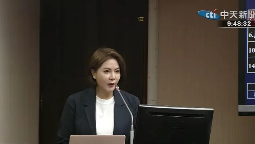 毒油收押總經理列席會議　陳菁徽怒轟衛福部黑箱
