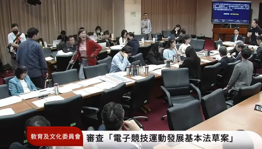 李洋罰站　林宜瑾爆走狂罵吼「X」！羅廷瑋驚呆：怎麼罵髒話？