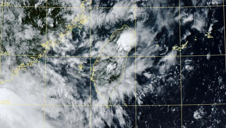 雷神午後降臨！對流旺盛炸「8縣市」　強風暴雨下到晚上