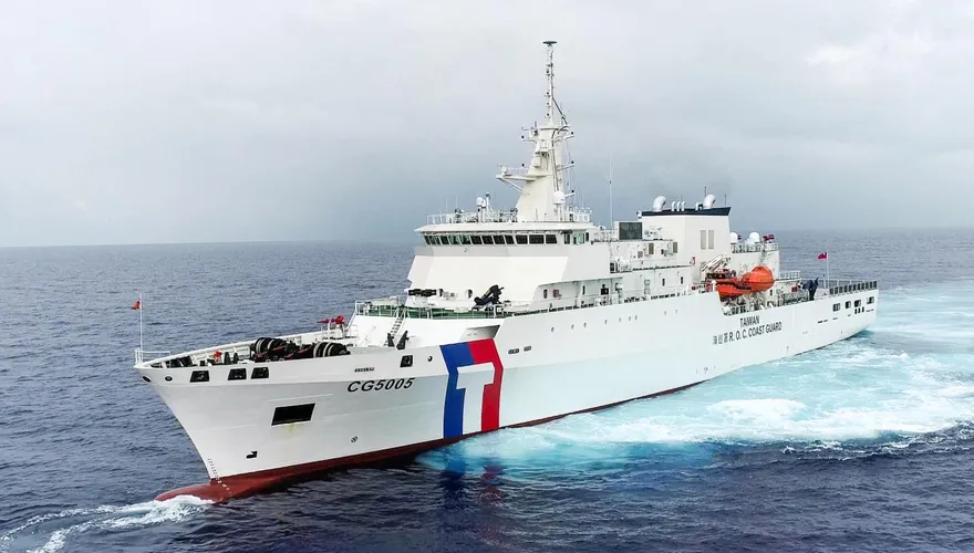 陸2艘海警船闖台東部海域！海巡派台北艦對峙轟擴權